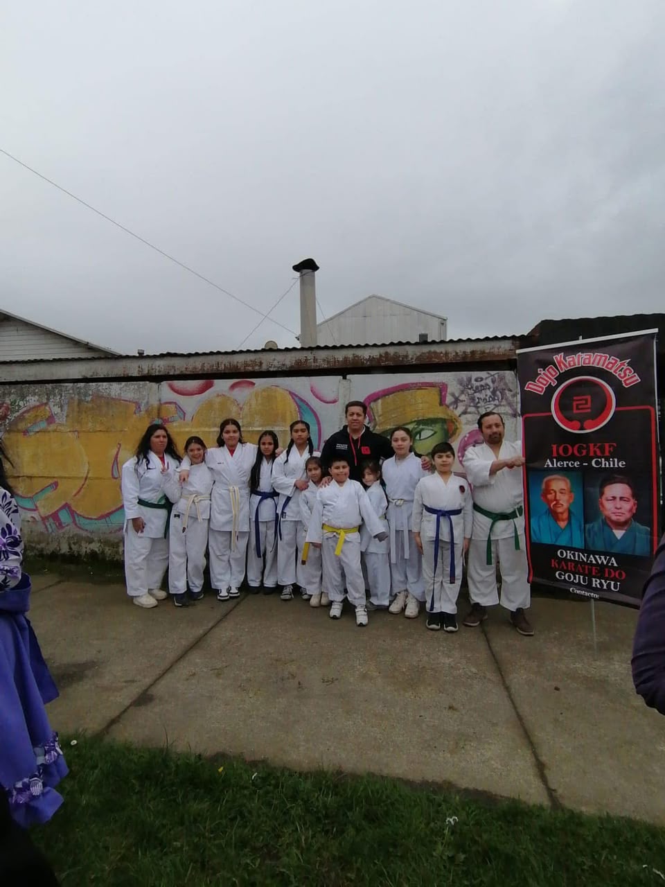 Grupo de alumnos en actividad al aire libre